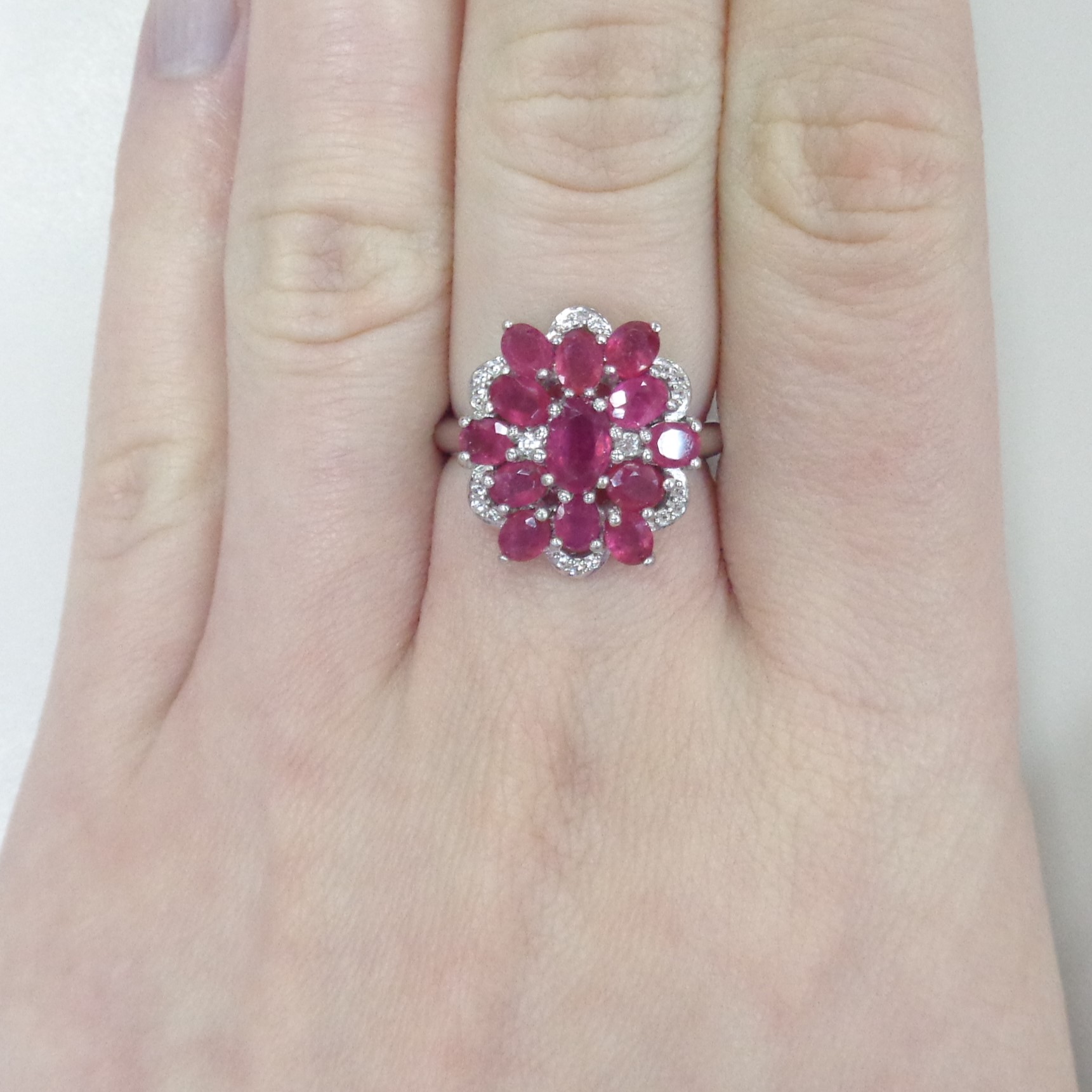 Серебряное кольцо с рубинами